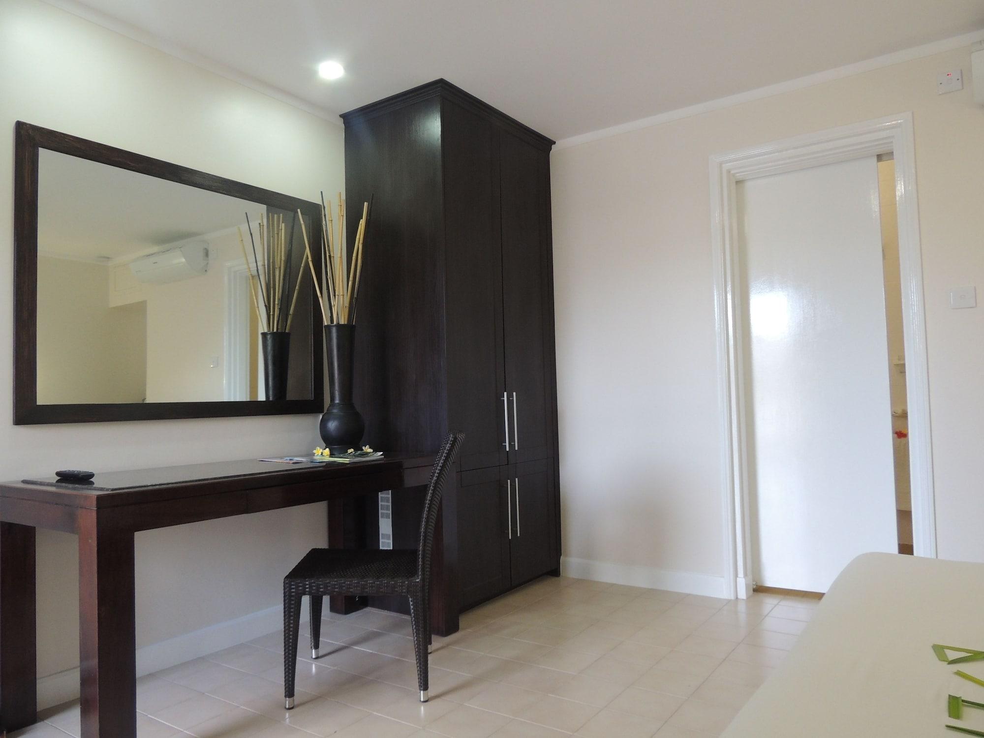 Hotel La Roussette 3*